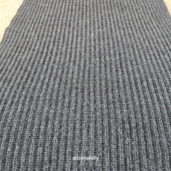 NWOT Extra Fine Merino Wool Scarf Italian Yarn Charcoal Grey Ribbed - Picture 4 of 13